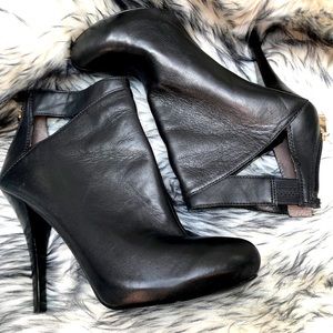 Guess Black leather ankle heels boot